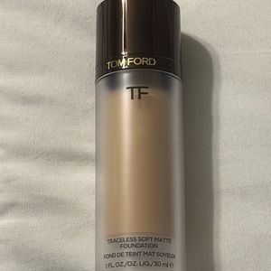 TOM FORD Traceless Soft Matte Foundation in 4.0 Fawn